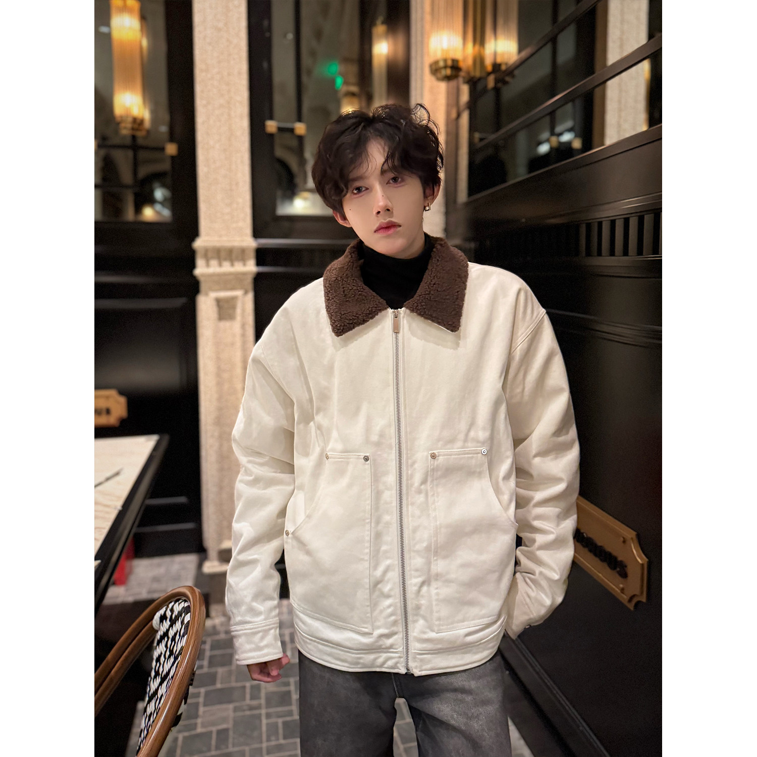 C316WT023P118秋冬新款羊羔毛外套时尚白色拼接长袖撞色白色，女装短外套，电商C316