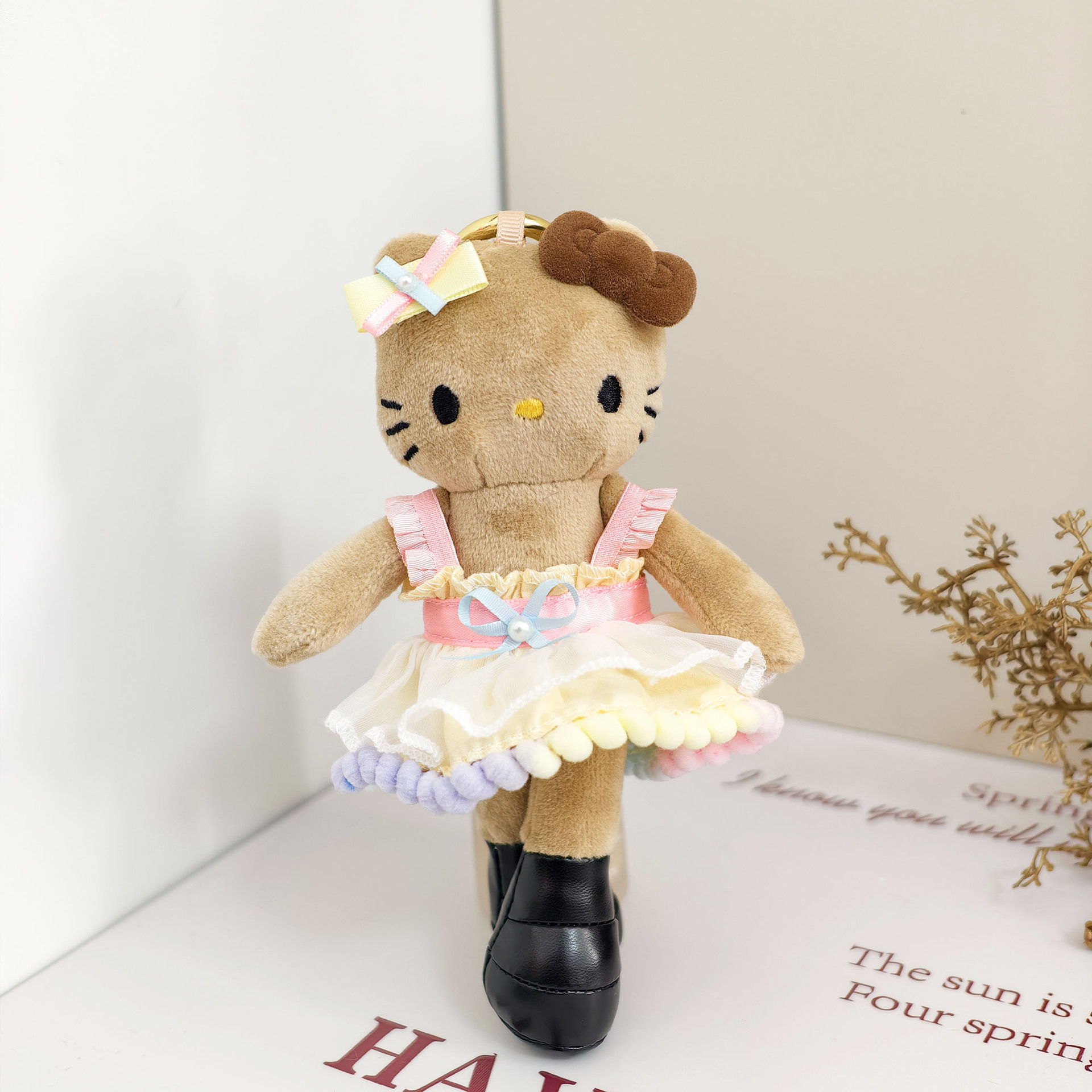 长腿kitty挂件娃衣彩球边裙套装