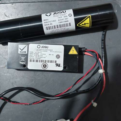 议价JDSU氦氖激光器1107P-3326，成色如图所示，带电源询价