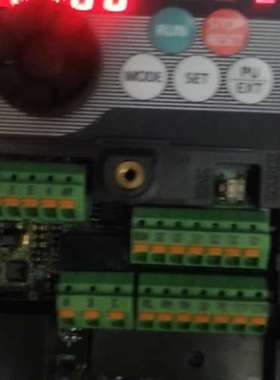 议价变频器D740，0.4kw的，橙色还行有需要直拍邮询价