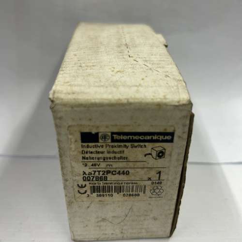 议价XS7-T2PC440感应开关，两个，未使用询价