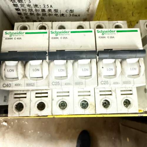 议价库存型断路器，型号：iC65N-C25A 3只询价