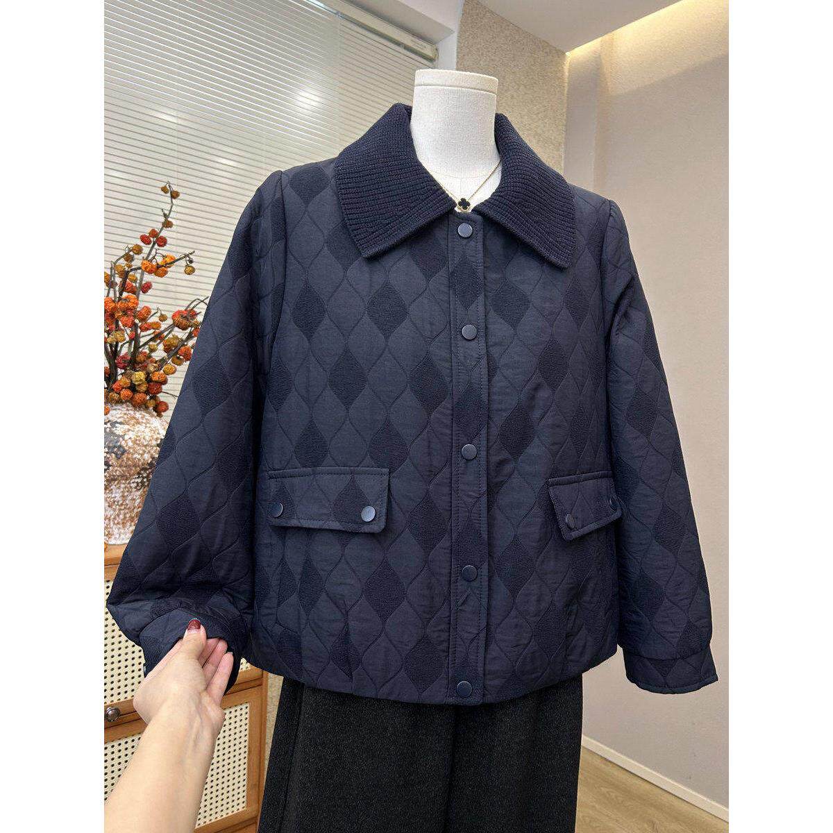 妈妈秋装轻薄夹棉外套洋气中老年女秋冬季羽绒棉服短款小个子棉衣