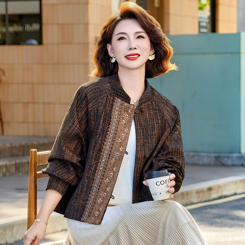 妈妈中老年春秋装上衣2026新款今年流行的女装时尚短款春秋款外套