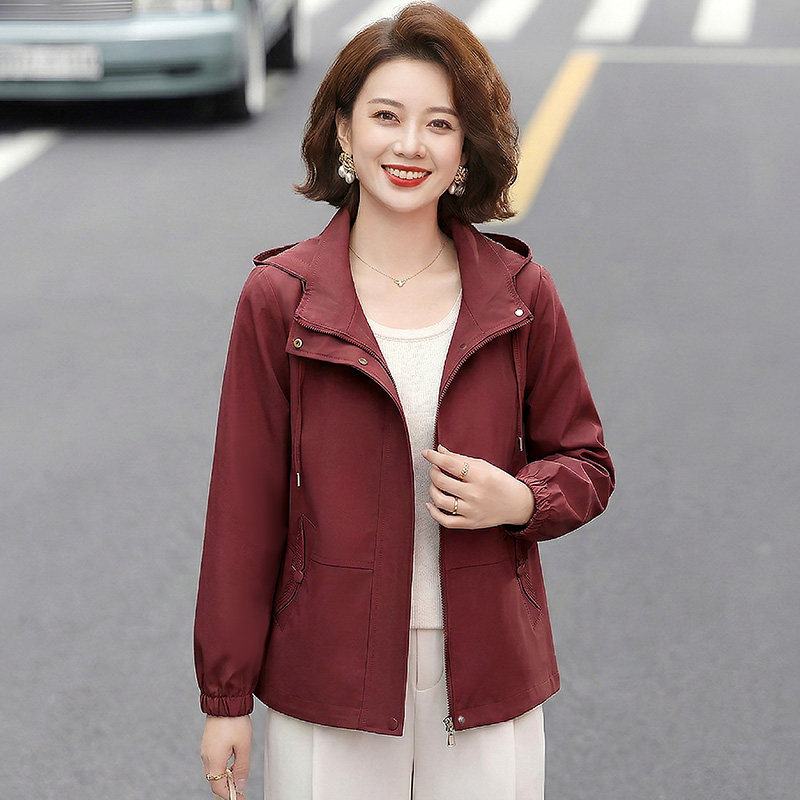 妈妈春装夹克外套2026新款中老年人女装春秋洋气上衣开衫短款风衣