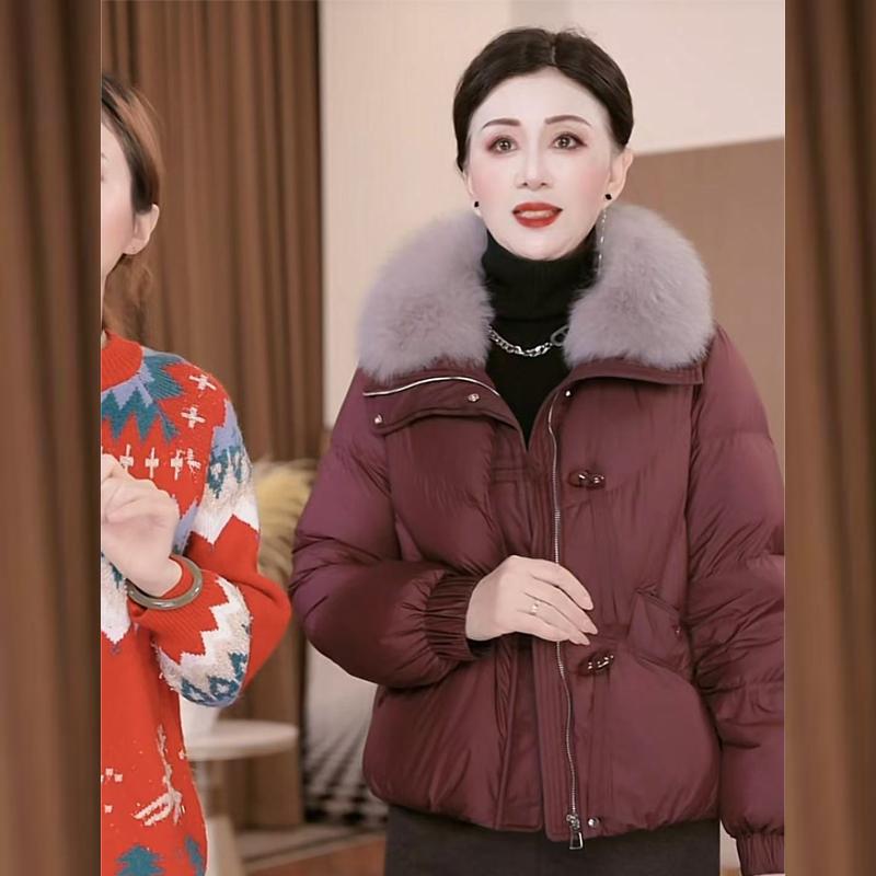 年轻妈妈装冬季白鸭绒羽绒服2025新款洋气中老年女装狐狸毛领外套