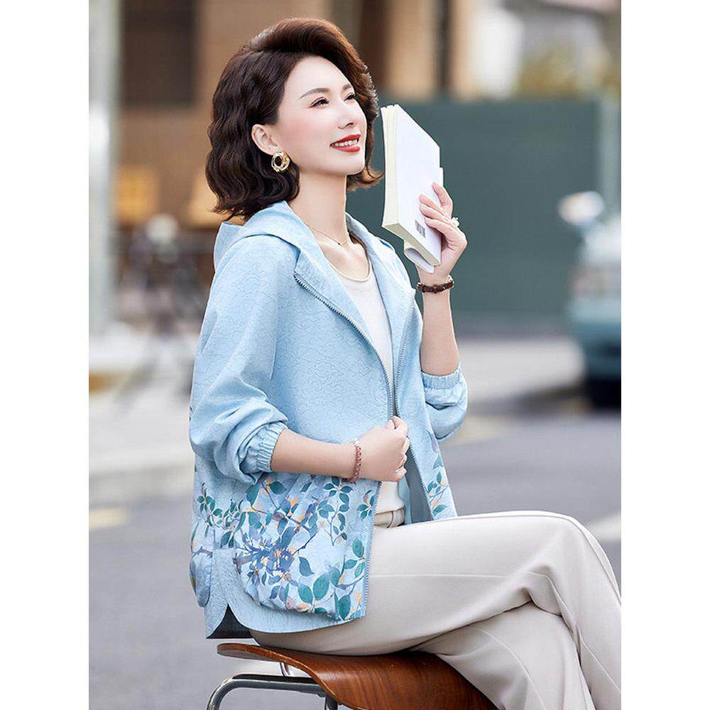中年妈妈春装薄款时尚外套2026新款洋气中老年女装风衣外穿上衣服