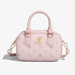 单肩斜挎包草莓熊手提枕头包 时尚 迪士尼包包2025新款 波士顿包女式