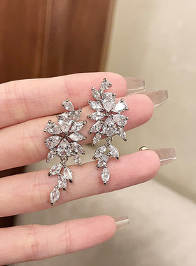 FRIDAY JEWELRY定制款银色锆石树叶流苏气质百搭复古耳饰耳环银针