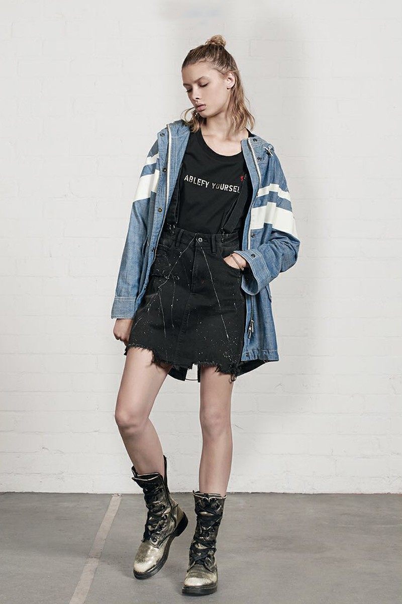 冬季特价ABLE JEANS女背带裙黑牛水洗连身裙时尚漆点破洞中裙半裙