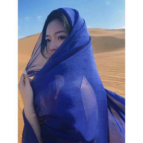 蓝色丝巾女旅游拍照西北青海敦煌沙漠披肩防晒包头巾新疆穿搭披风