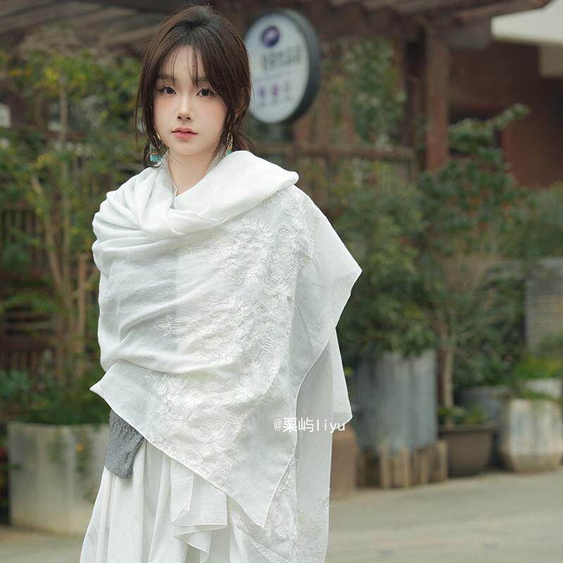 民族风刺绣白色纱巾春秋薄款旅游穿搭云南大理丽江防晒丝巾围巾女