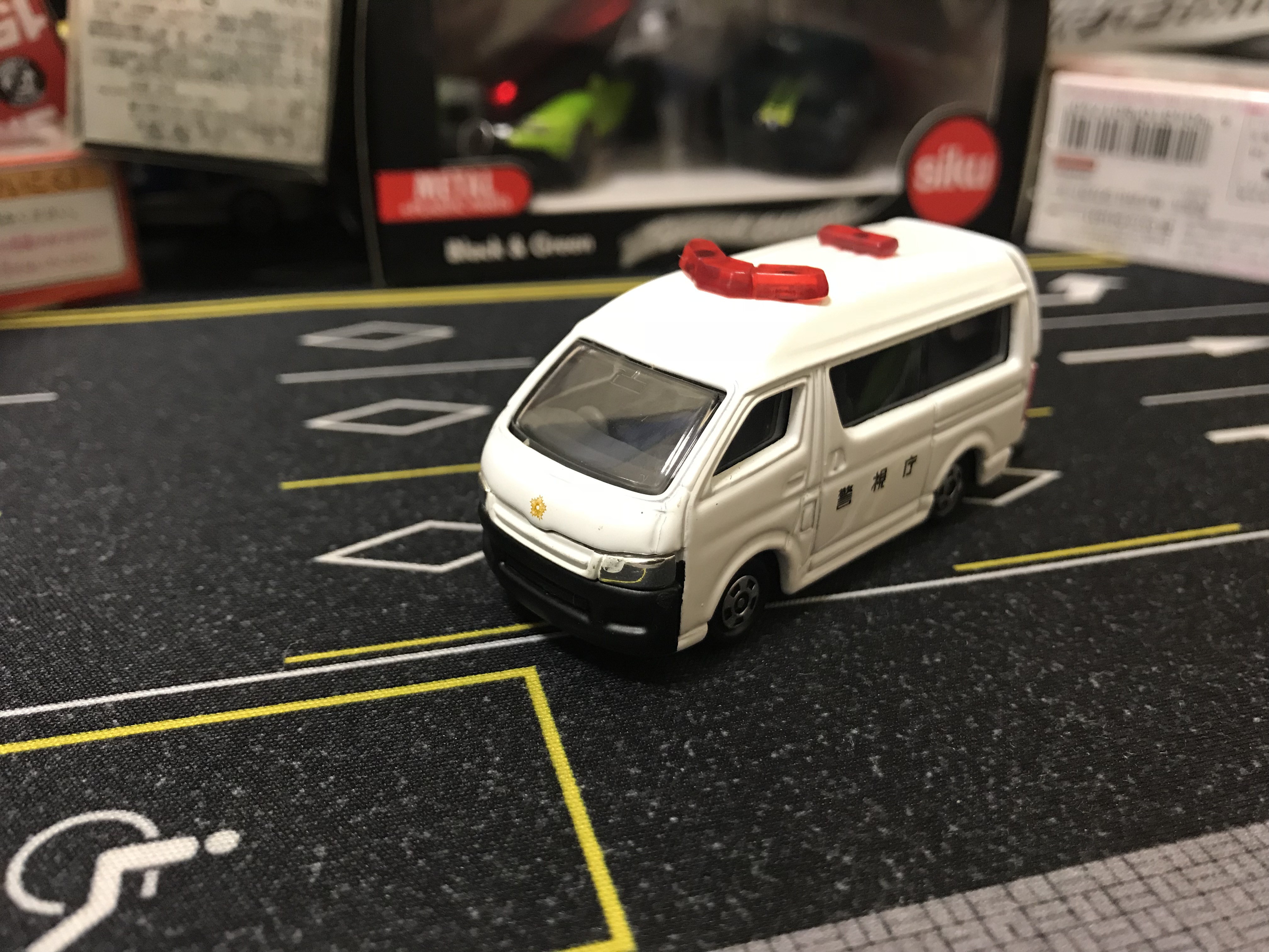 警车 面包车  合金车模  丰田 海狮 警视厅 散货 满88包邮