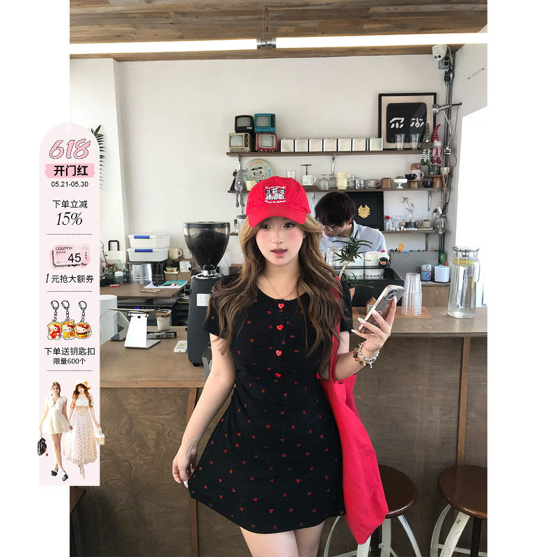 安妮不火恋语织物俏皮感桃心印花连衣裙女微胖大码收腰可爱小裙子