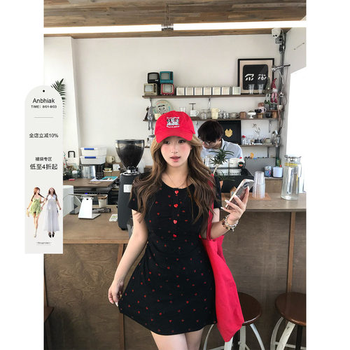 安妮不火恋语织物俏皮感桃心印花连衣裙女微胖大码收腰可爱小裙子