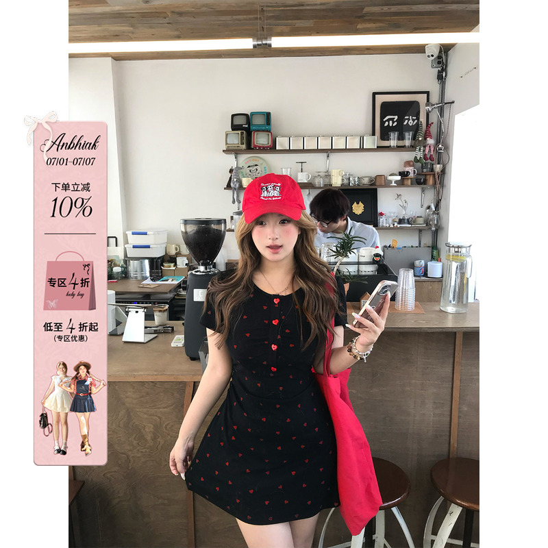 安妮不火恋语织物俏皮感桃心印花连衣裙女微胖大码收腰可爱小裙子