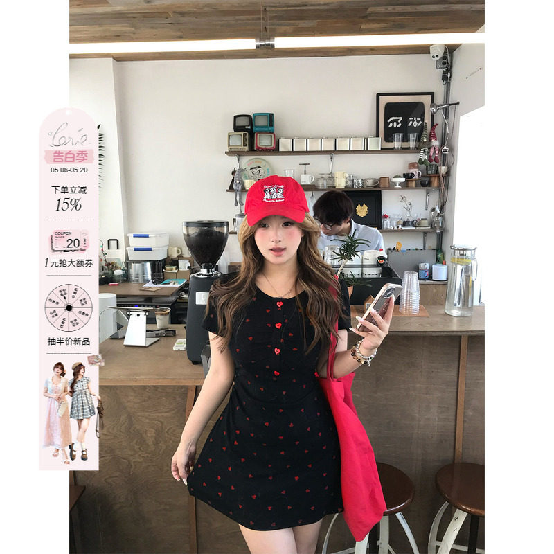 安妮不火恋语织物俏皮感桃心印花连衣裙女微胖大码收腰可爱小裙子