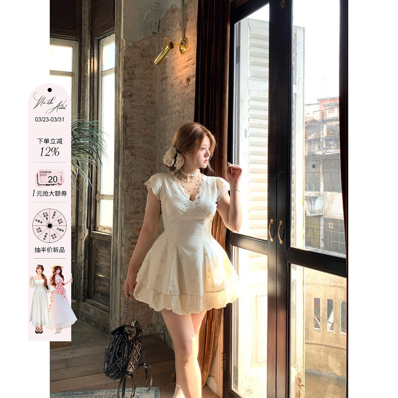 安妮不火 塞纳白露庭镂空花小飞袖连衣裙微胖大码设计感收腰裙子