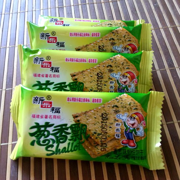 新樂福蔥香飄薄脆韌性餅干蔥油散裝粗糧零食整箱多口味混裝包郵