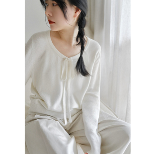 三良晨晨 温柔系带蝴蝶结针织衫女长袖纯色圆领甜美羊毛薄毛衣春