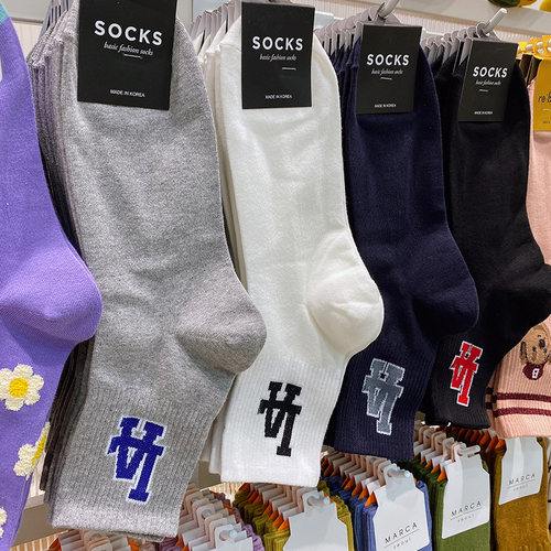 韩国运动男士棉字母吸汗中筒袜