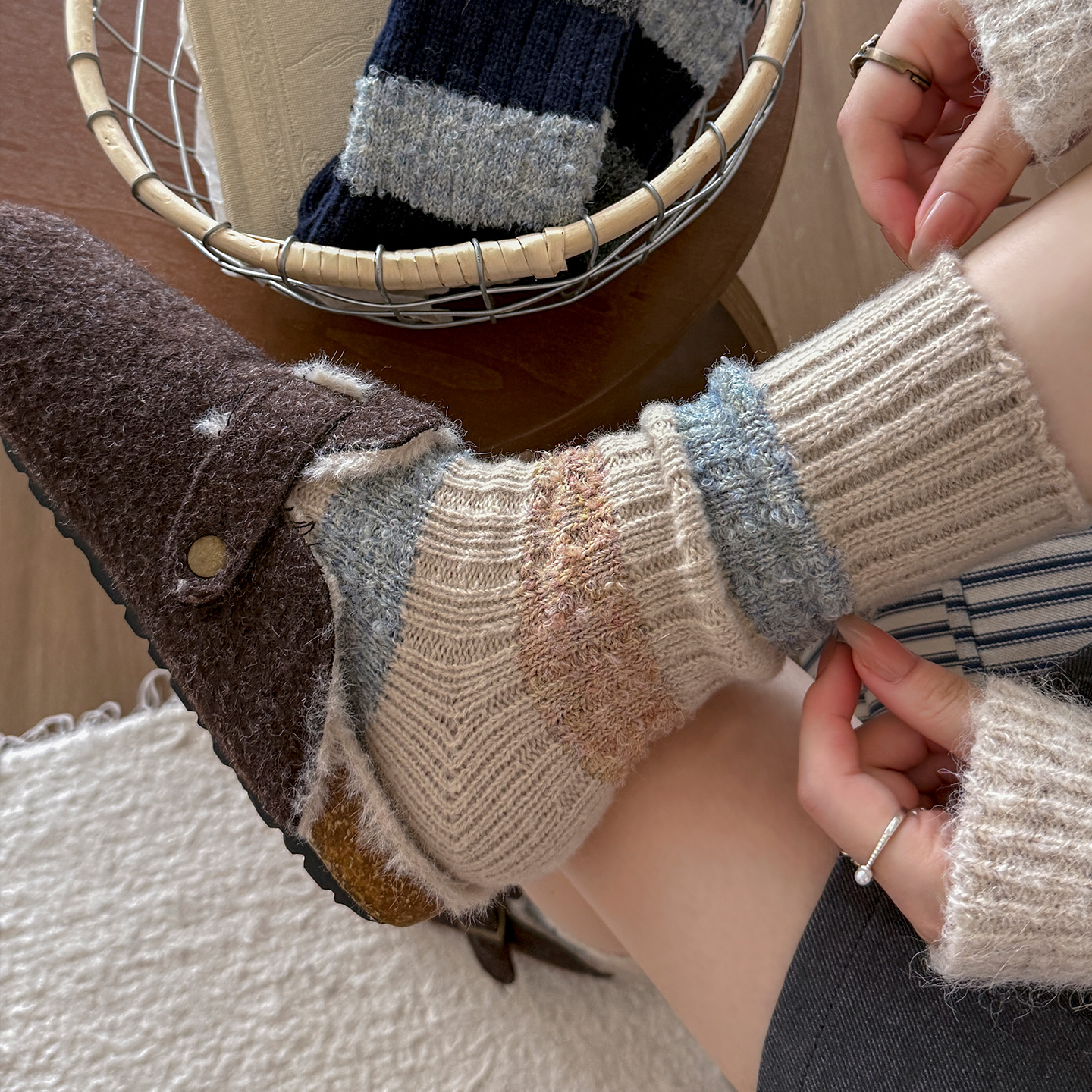 起步韩袜粗条纹袜子女羊毛宽条撞色秋冬季加厚保暖毛线针织中长袜