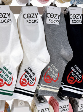 cozy白色袜子女中筒袜韩国东大门学院风爱心字母长筒女棉袜四季款