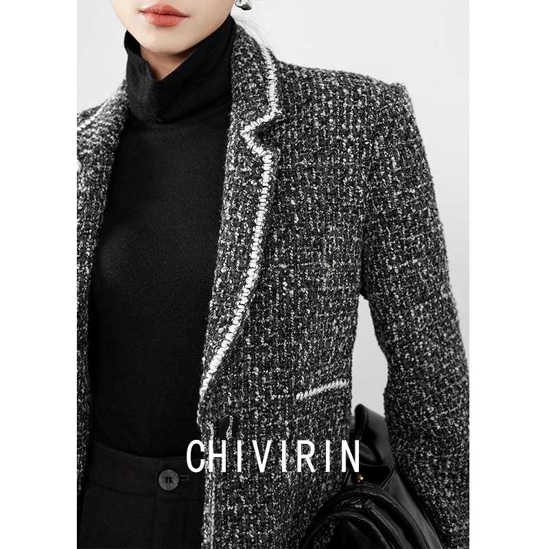 今年流行小香风西装女2025秋冬新款粗花呢气质显瘦单排扣休闲外套