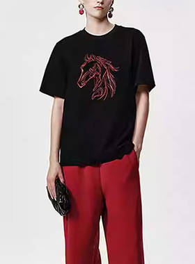 【玛丝定单】点彩图腾2026春款生肖马胶印花稿黑色T恤女休闲上衣