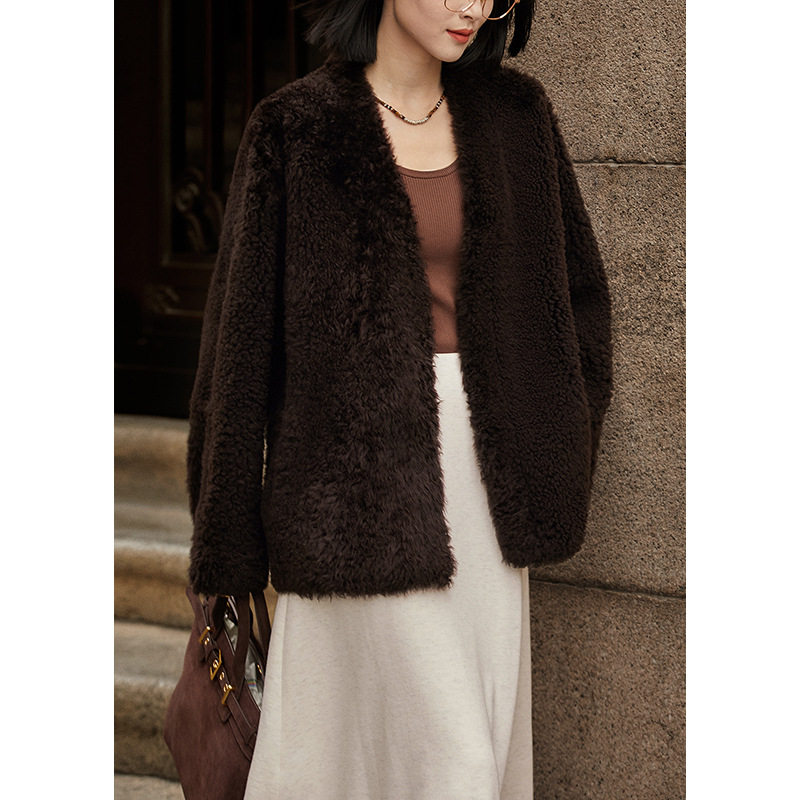秋冬新款2025皮毛一体外套女设计感廓形v领长袖气质显瘦宽松上衣