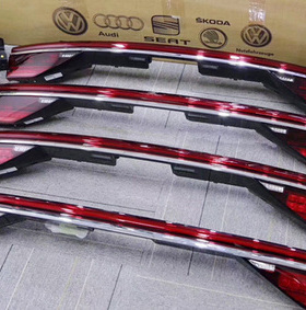 18新款奥迪A8L D5 LED激光矩阵后尾灯改装激光尾灯 流水OLED尾灯