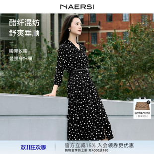 娜尔思气质V领圆点印花连衣裙女2025早秋A字裙 NAERSI 醋酸