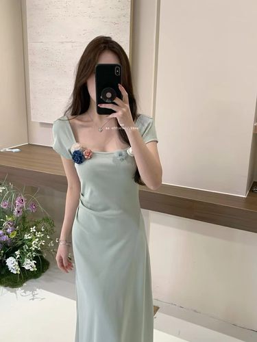 玫瑰花花气质显瘦连衣裙女