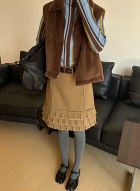 欧洲站高货腰带羊毛尼半身裙2025秋冬新款时尚蛋糕边百搭显瘦短裙