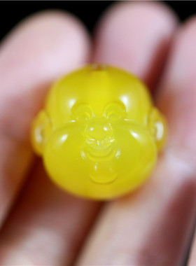 弥勒佛鸡油黄阿拉善吊坠南红玛瑙