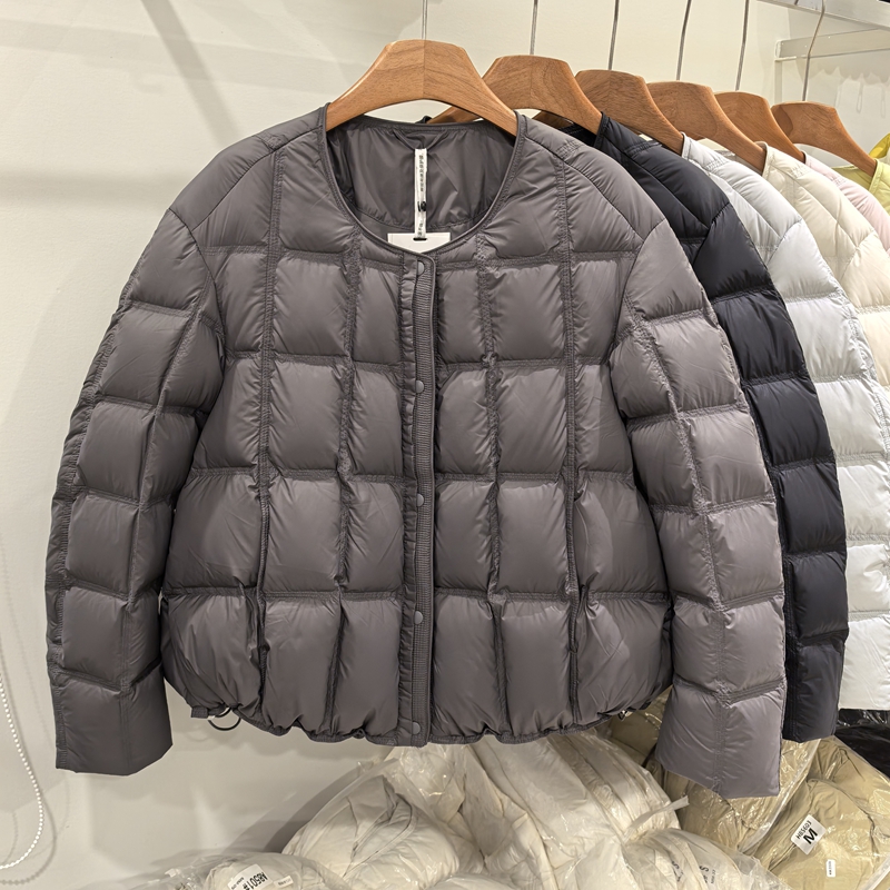 气质外套轻薄圆领方格羽绒服女