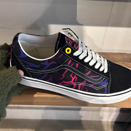 日本代购直邮VANS OLD SKOOL联名KPop Demon Hunters运动鞋