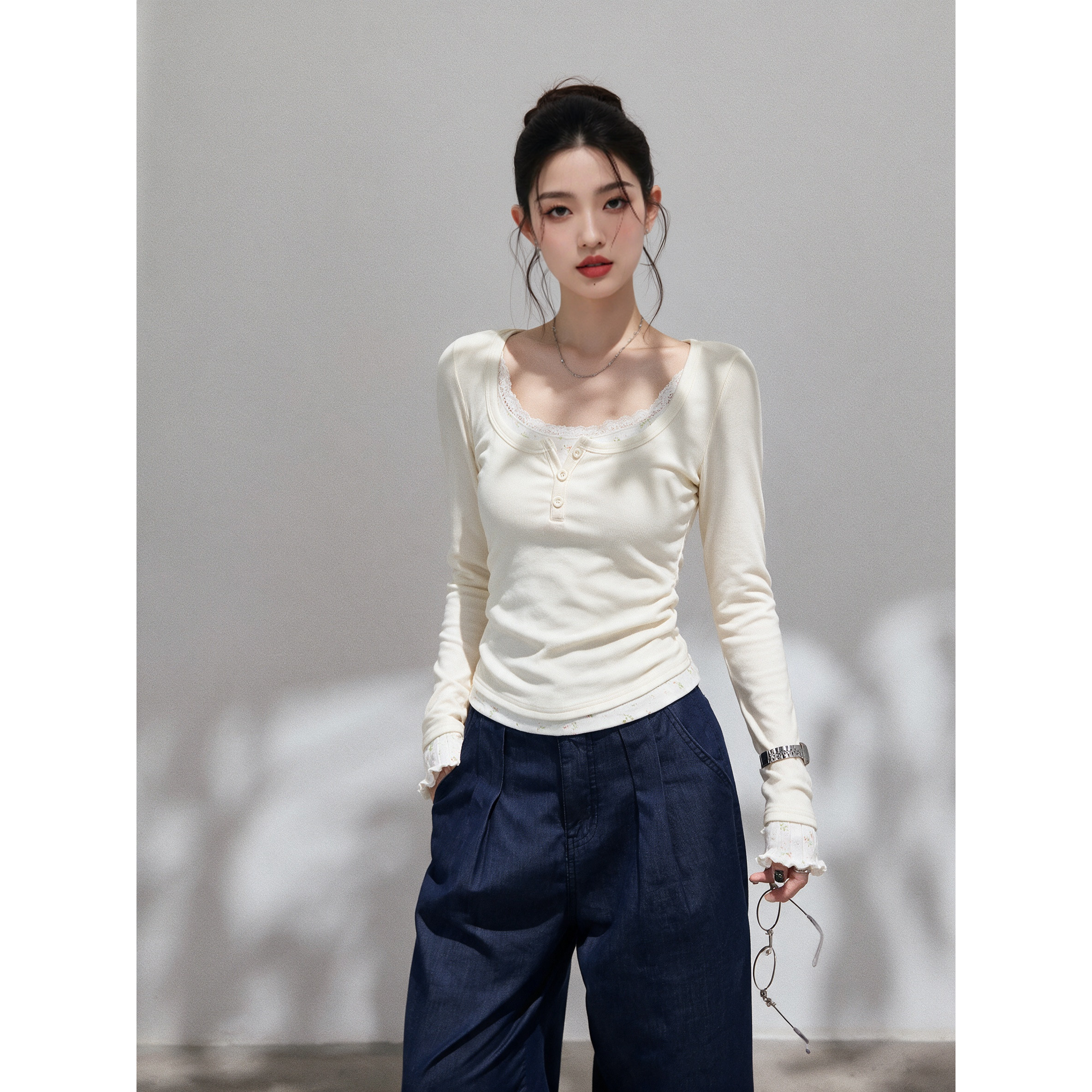 假两件蕾丝花边长袖T恤女春秋季纯欲U领碎花拼接修身捏褶打底上衣