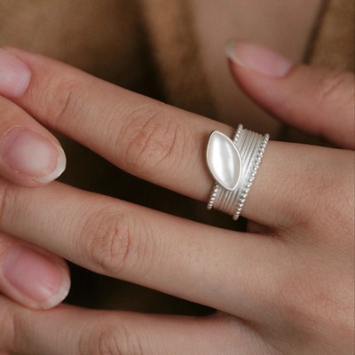 MOIAUSSI 月桂白贝母戒指 轻奢复古原创小众设计师女纯银高级感