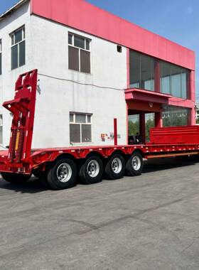 低平板运输半挂车厂家13.12米大件运输购机板车板加折叠液压爬梯