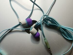 韩国品牌 散装 库存 入耳式耳机 音质取胜 满满诚意