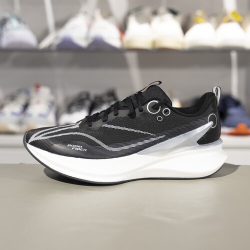 李宁男轻量高回弹竞速训练跑鞋