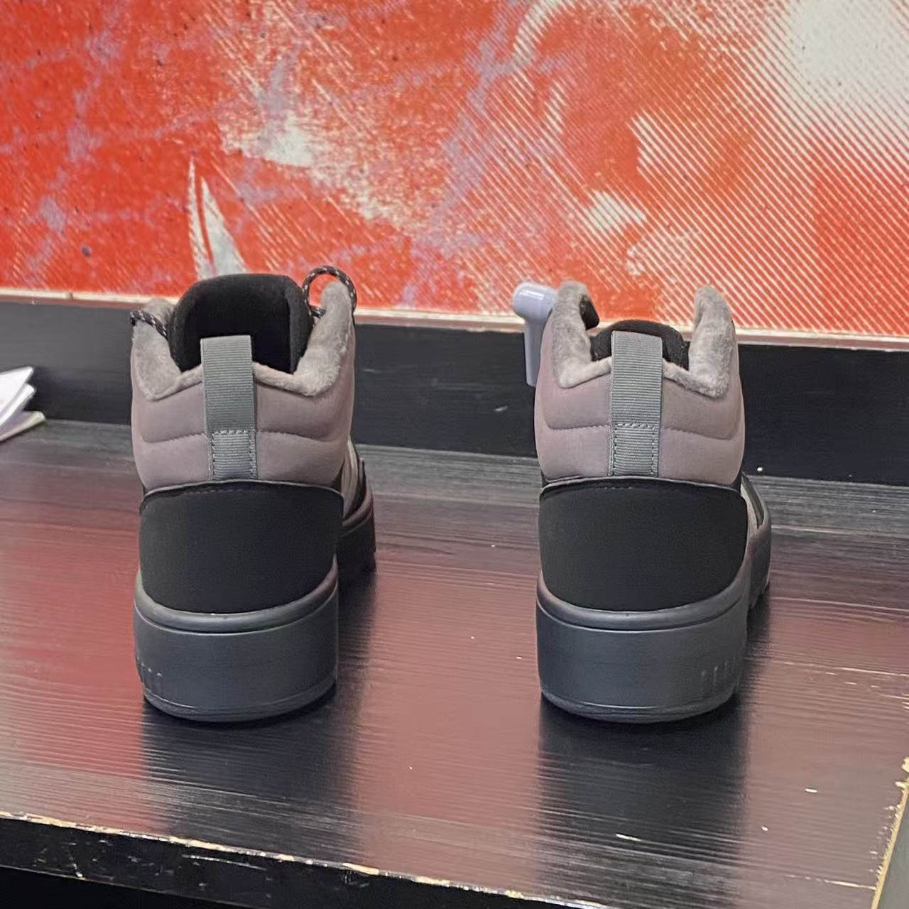 阿迪达斯时尚运动休闲鞋系带