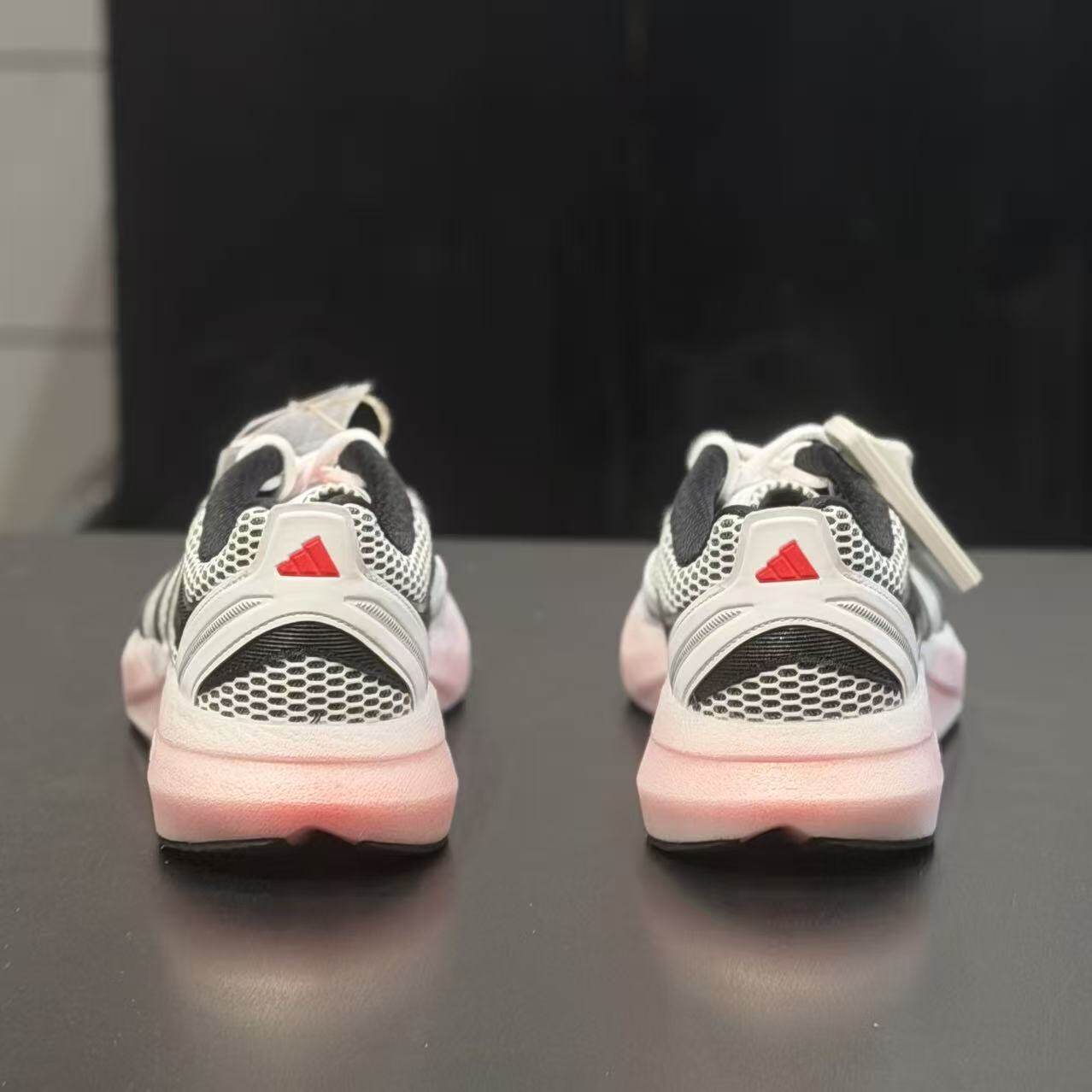 Adidas阿迪达斯男款鞋子2025秋季新款运动休闲透气跑步鞋JS2061