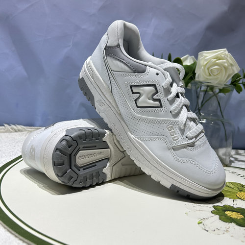 NewBalance NB550简约休闲时尚百搭白灰男女同款低帮板鞋BB550SWA