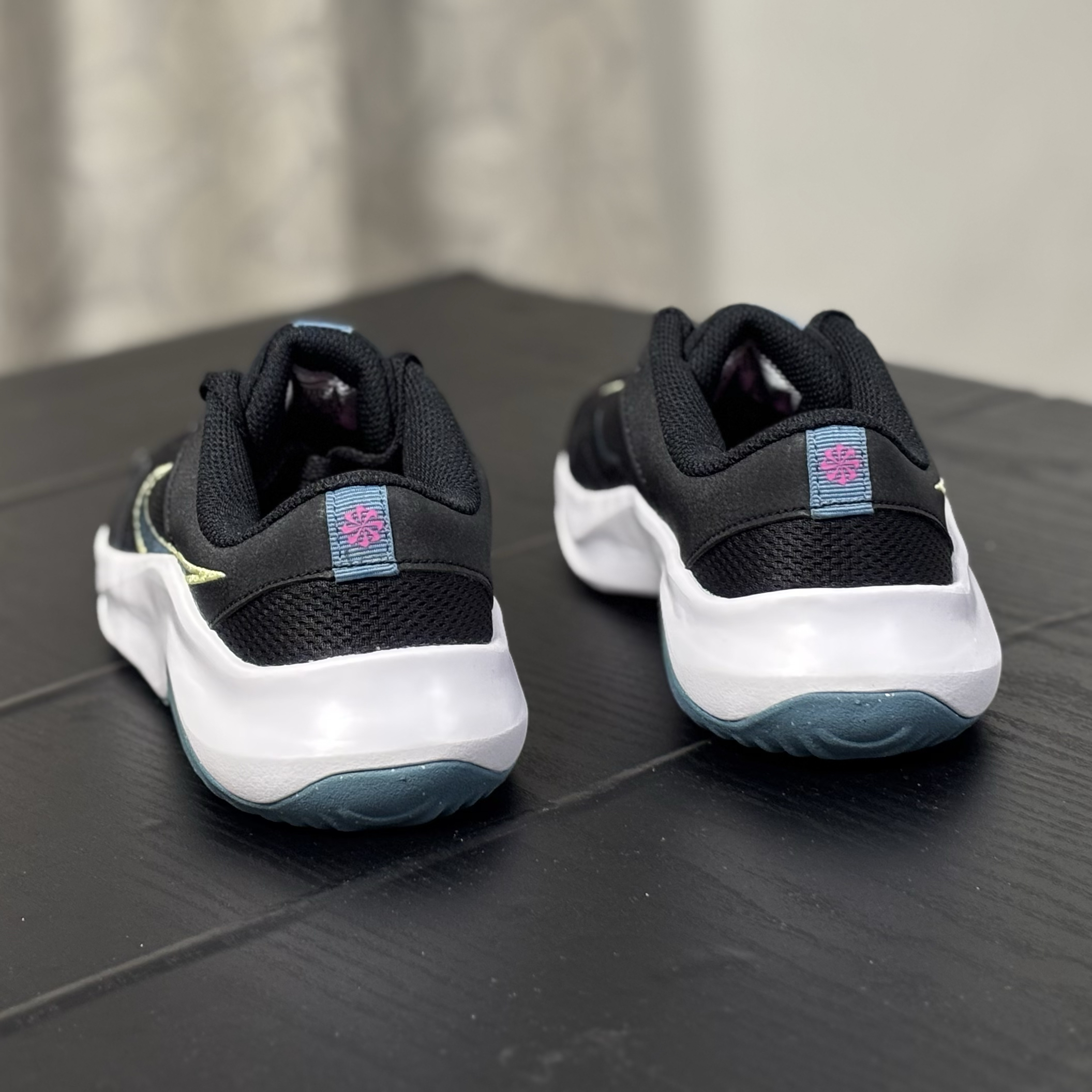 Nike耐克Legend Essential3女子休闲运动健身训练鞋 DM1119 N仓