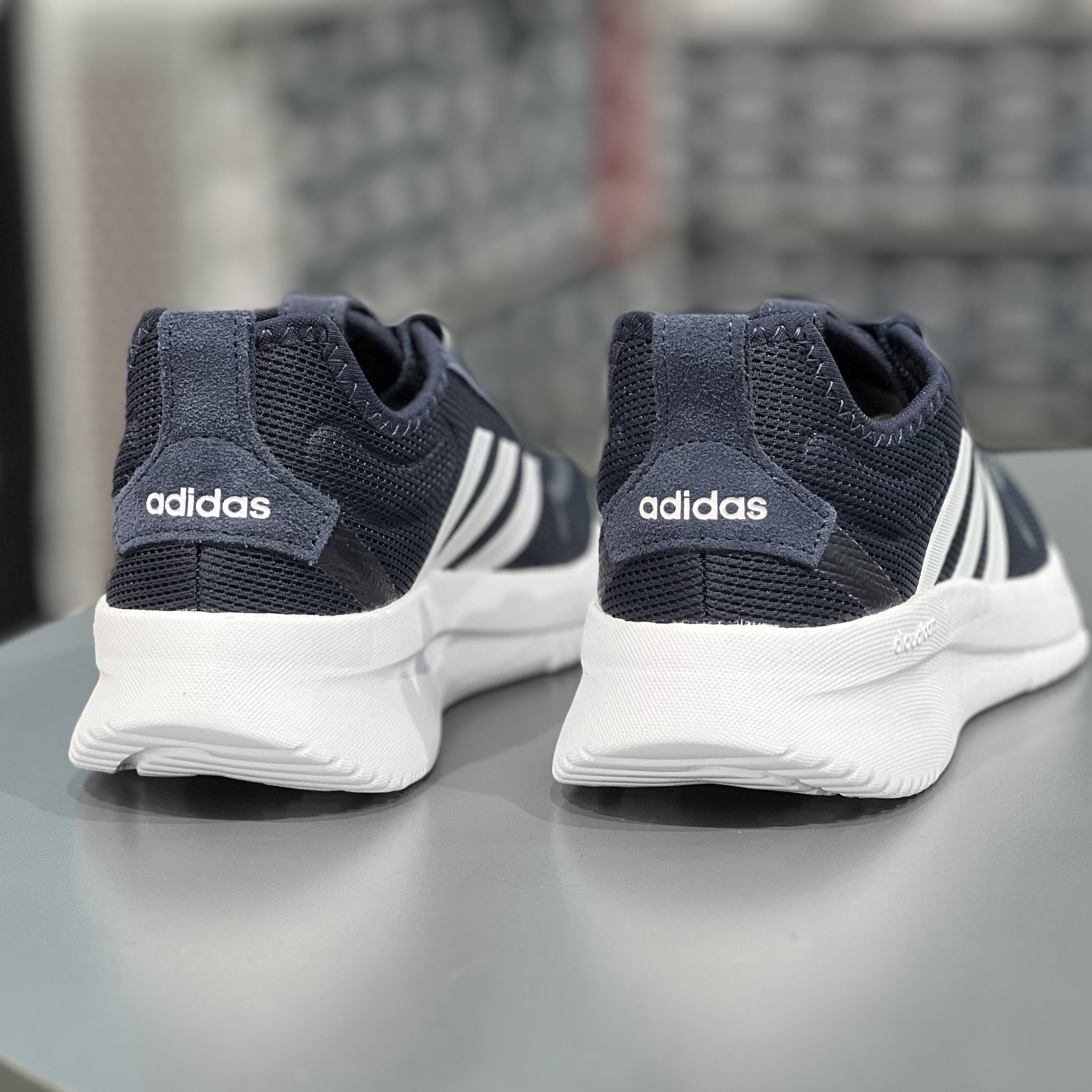 轻便运动鞋Adidas/阿迪达斯