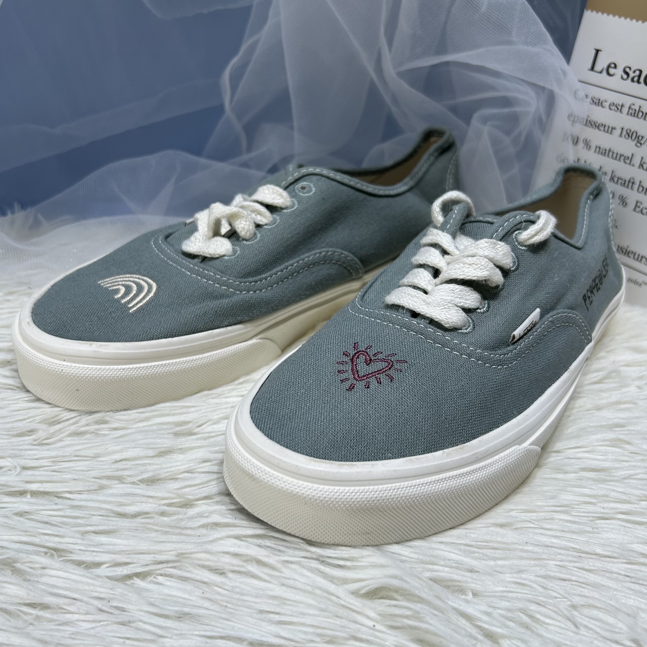 Vans Authentic 时尚刺绣印花图案男女同款低帮板鞋VN0A5KRDAST