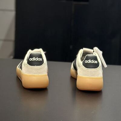 阿迪达斯男女经典户外运动板鞋