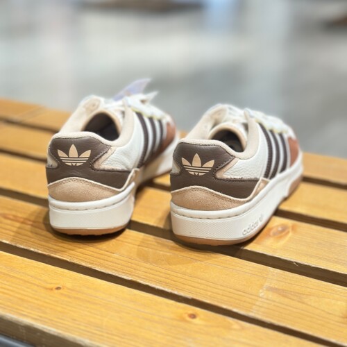 adidas/阿迪达斯男春夏经典低帮轻便耐磨防滑运动板鞋JQ3152